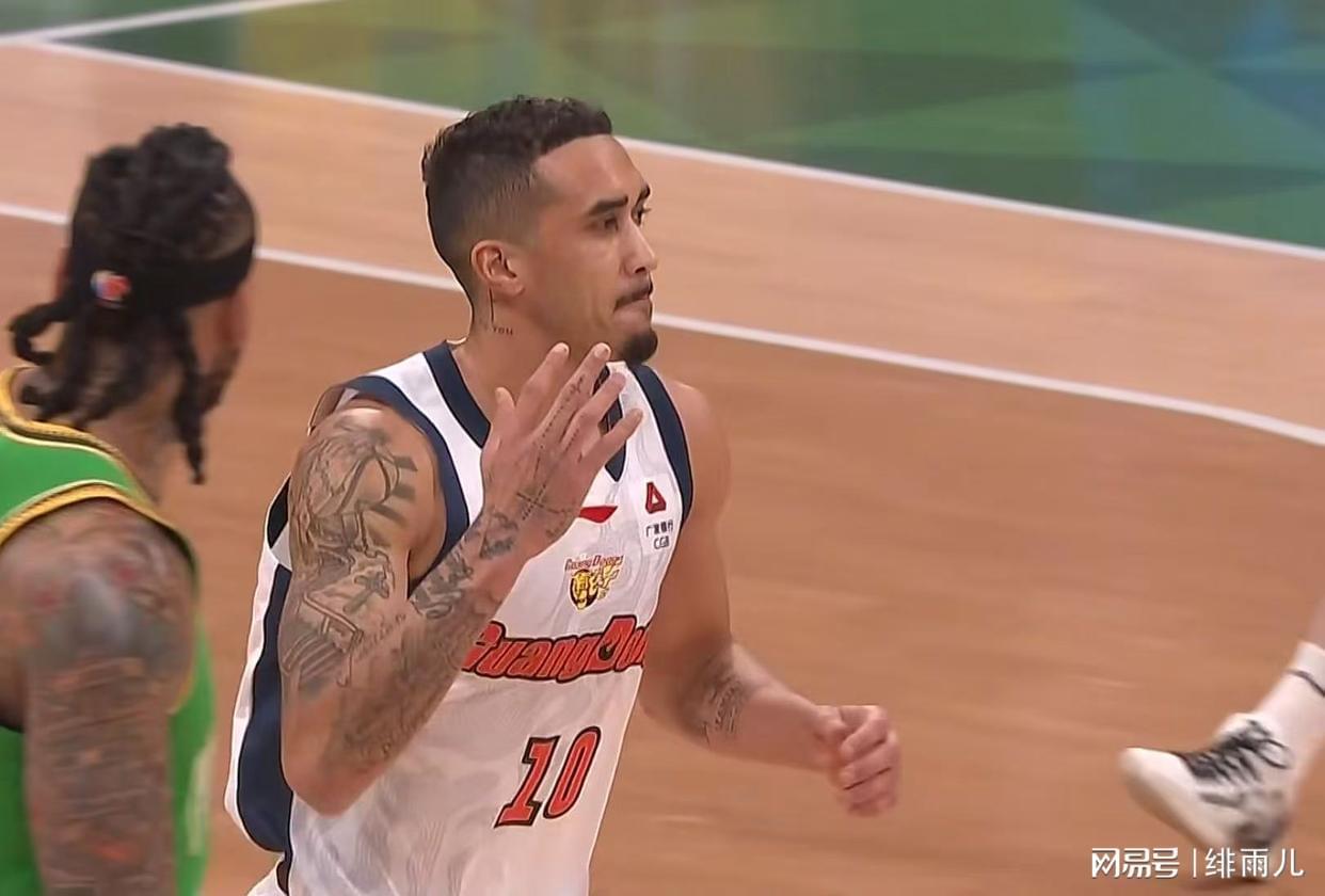 乐鱼体育官方-打上海队复出？麦考尔正式满血复活，保送广东队躺进总决赛！